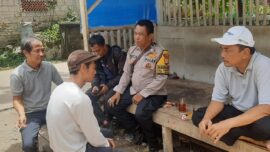 Bhabinkamtibmas Kelurahan Kebon Pala, Bripka Sigit Haryanto, melakukan silaturahmi kamtibmas bersama tokoh agama