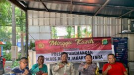 Brigadir Iron Prasetio, Bhabinkamtibmas Kelurahan Pademangan Barat yang hadir dalam program "Minggu Kasih"