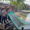 Kapolda Sulsel Lepas 20 Ribu Bibit Ikan Nila di Paccerakkang