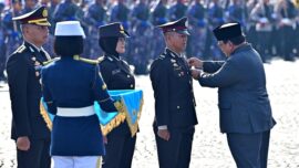 3 Anggota Polri Ini Menerima Tanda Kehormatan Bintang Bhayangkara Nararya dari Presiden Prabowo pada HUT Bhayangkara ke-79