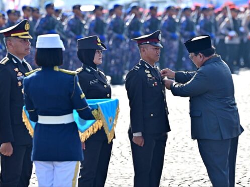 3 Anggota Polri Ini Menerima Tanda Kehormatan Bintang Bhayangkara Nararya dari Presiden Prabowo pada HUT Bhayangkara ke-79