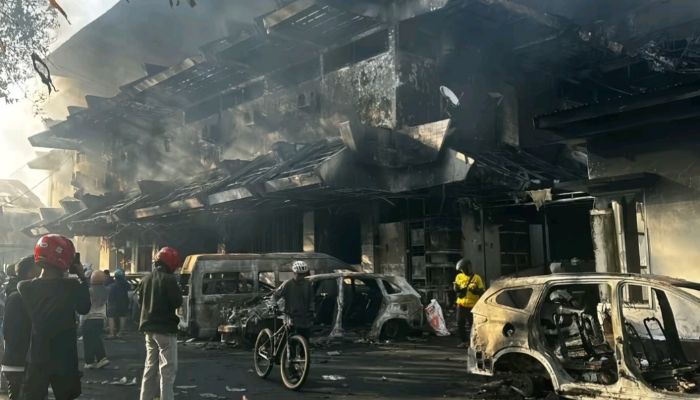 Polisi Telah Mengantongi Indentitas Pembakar Gedung DPRD Kota Makassar