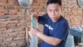 Anggota DPRD Provinsi Jadi Penjual Es Batu Usai Dipecat Gegara Mau Rampok Uang Negara