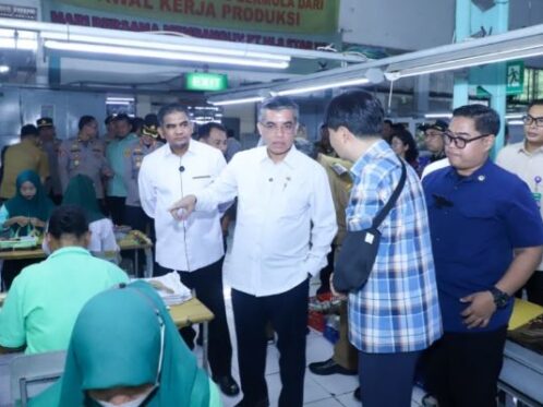 THR Pekerja Perusahaan HSW di Semarang Dipotong, Menaker Yassierli Turun Tangan Langsung Beri Deadline!